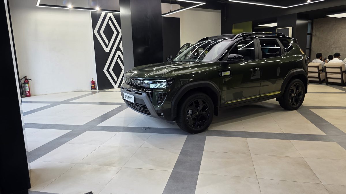 New-gen Renault Duster display units reach dealerships ahead of launch