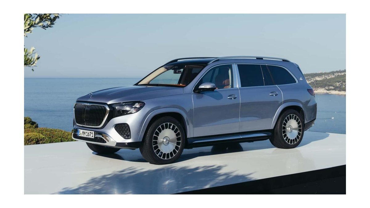 2026 Mercedes-Maybach GLS Facelift Unveiled With Hyperscreen, V8 Mild-Hybrid And Luxury Upgrades